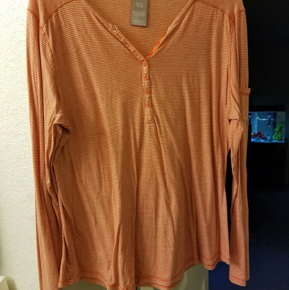Long-sleeve orange shirt